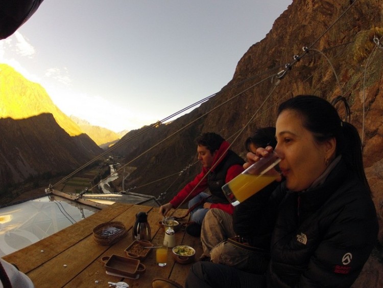 sov gott-middag-frukost-hotell-hoehe-bergen-peru-upplevelse