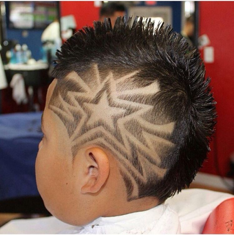 tatuering hår barn pojke stjärna sicksack linje