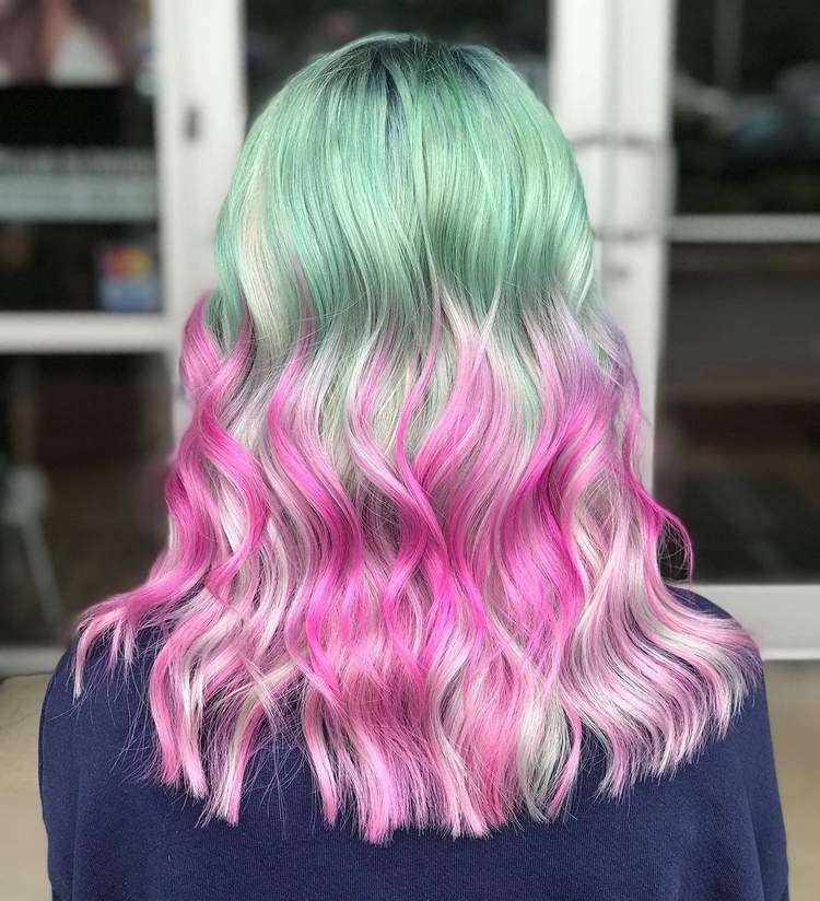 pastellgrönt och rosa hår mjukt ombre