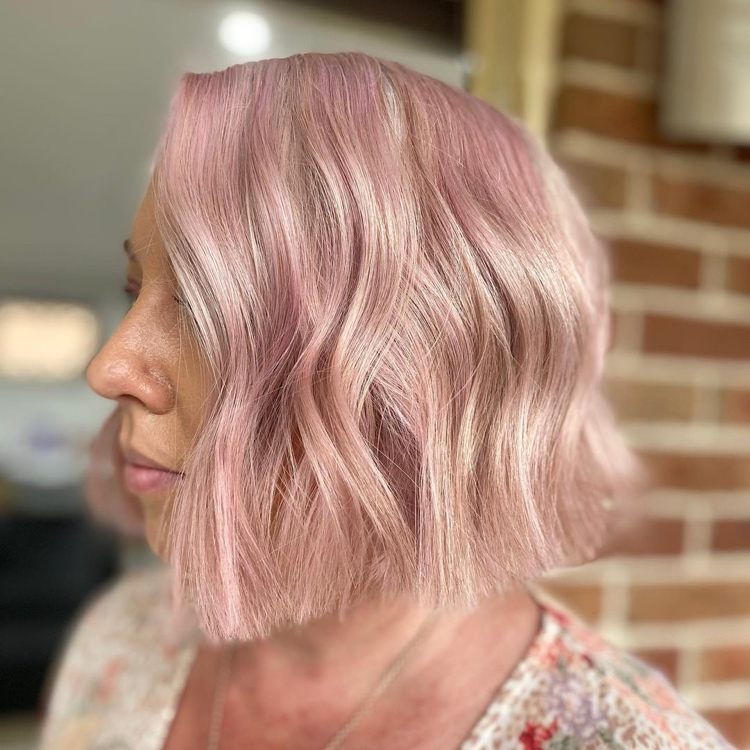 Rosblont hår - rosa med en persikaunderton