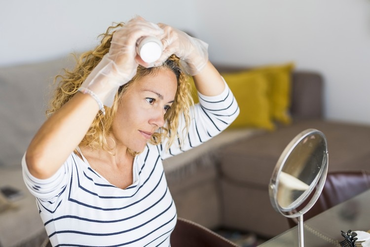 Hårvård hemma tips Hur man färgar håret själv