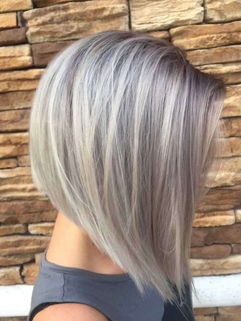 Silver hår grå hår färg strängar lång bob frisyr asymmetriska frisyrer idéer snabbt enkelt
