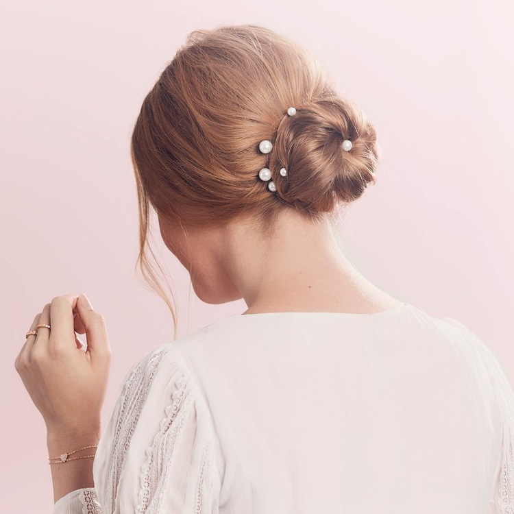 Spice up hair accessories pearls bobbypins bun