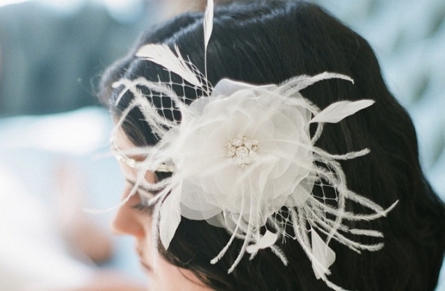 Öppet-hår-retro-vågor-bröllop-hår-bröllop-blommig-dekorationer