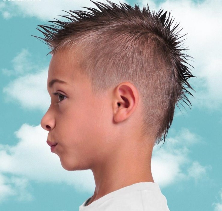 Frisyrer-barns frisyrer-pojkar-cutout-lång-topp sektion