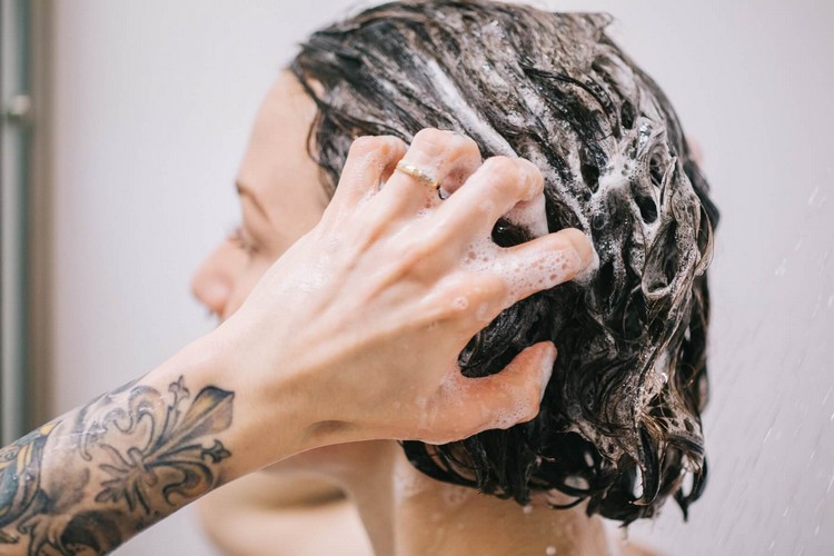 Hårtvål Använd naturligt hårvård för torrt hår Hårtvål Fast schampo