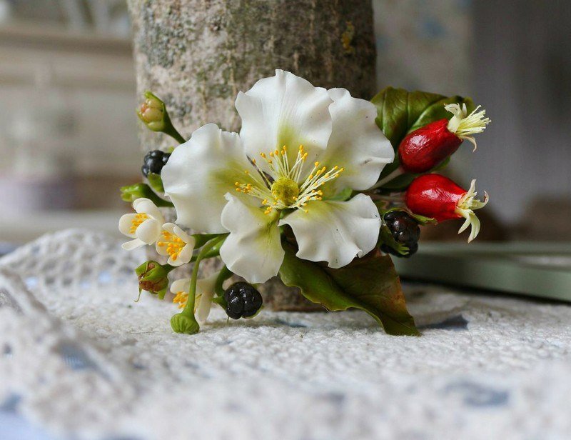 Nypon dekoration höstblomma arrangemang idéer