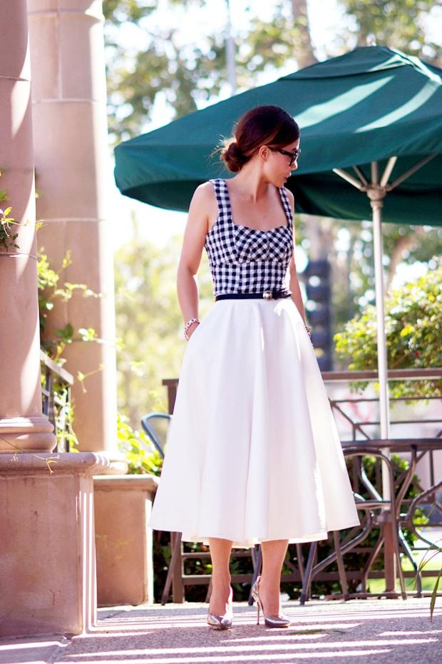 halvlånga kjolar dirndl vitblå idé