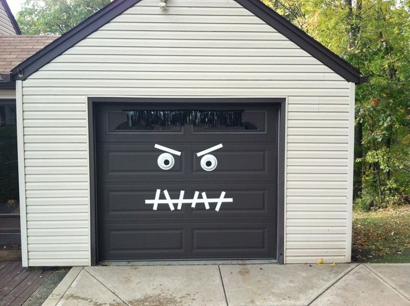 halloween dekor garageport monster onda ansikte