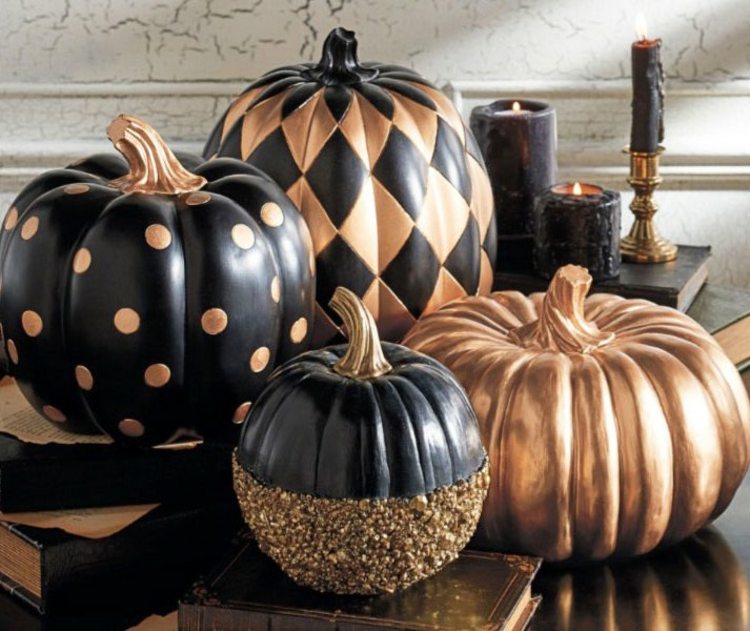 idéer halloween dekoration elegant look guld svart mönster prickar pläd