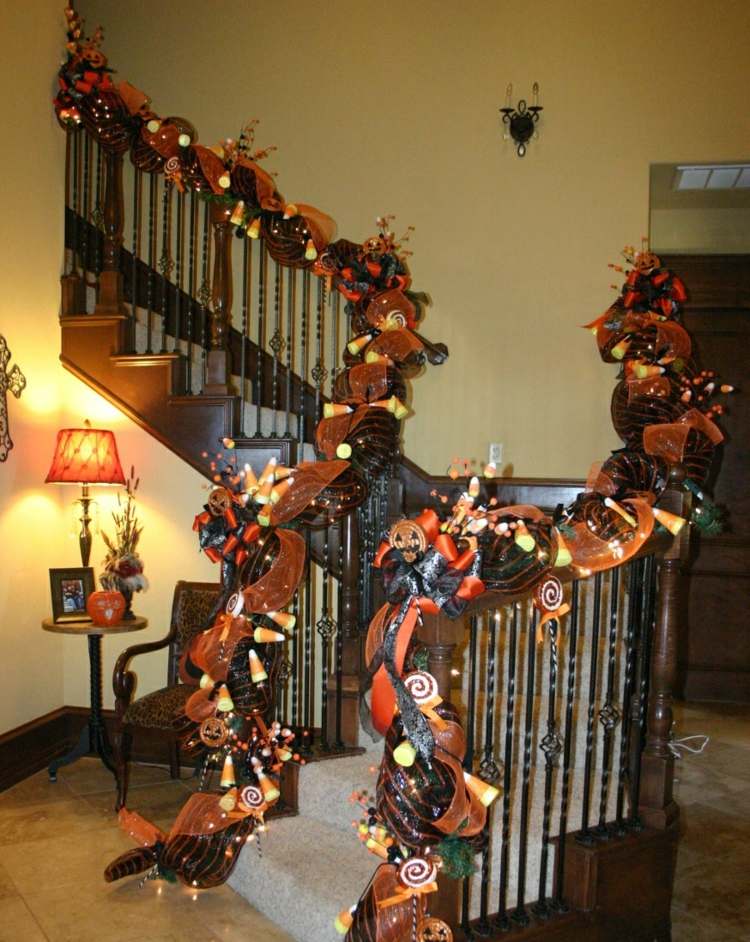 halloween dekorationer pumpa band ledstång trappa interiör