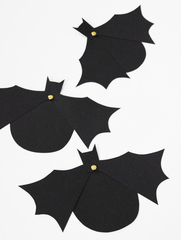 Halloween inbjudan pyssel-idé-papper-svart-fladdermöss-inbjudning-kort