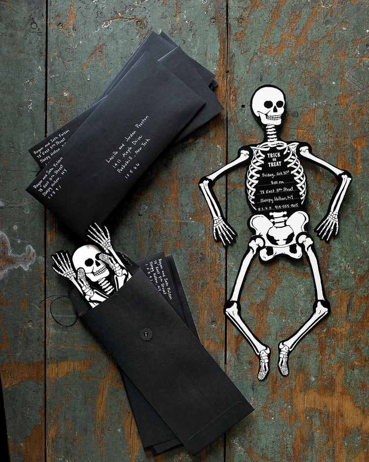 Halloween inbjudningsmall-skelett-inbjudning-kort-svarta kuvert
