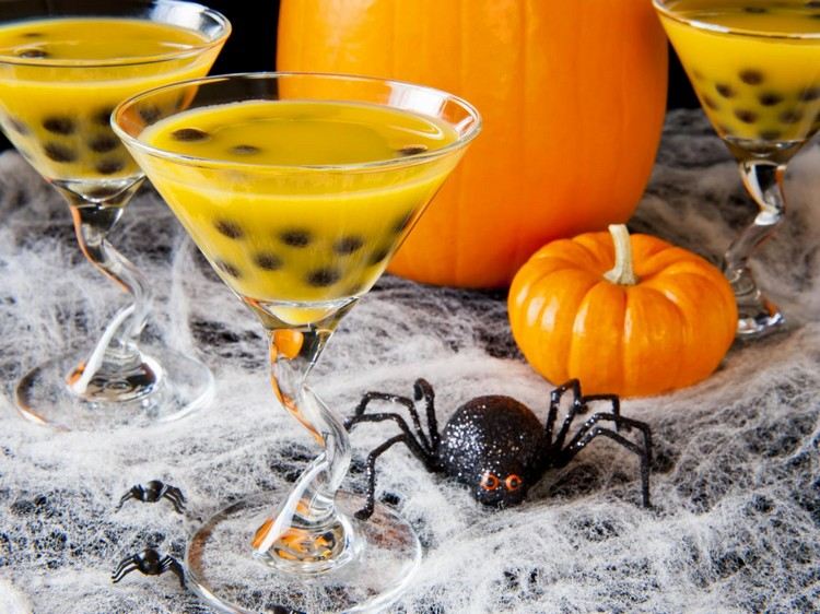 Halloween dricker cocktails-recept-fest-dekoration-spindel-pumpor-spindelnät