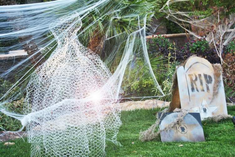 halloween-bröllop-spindelnät-brud-klänning-tråd-original-trädgård-dekoration