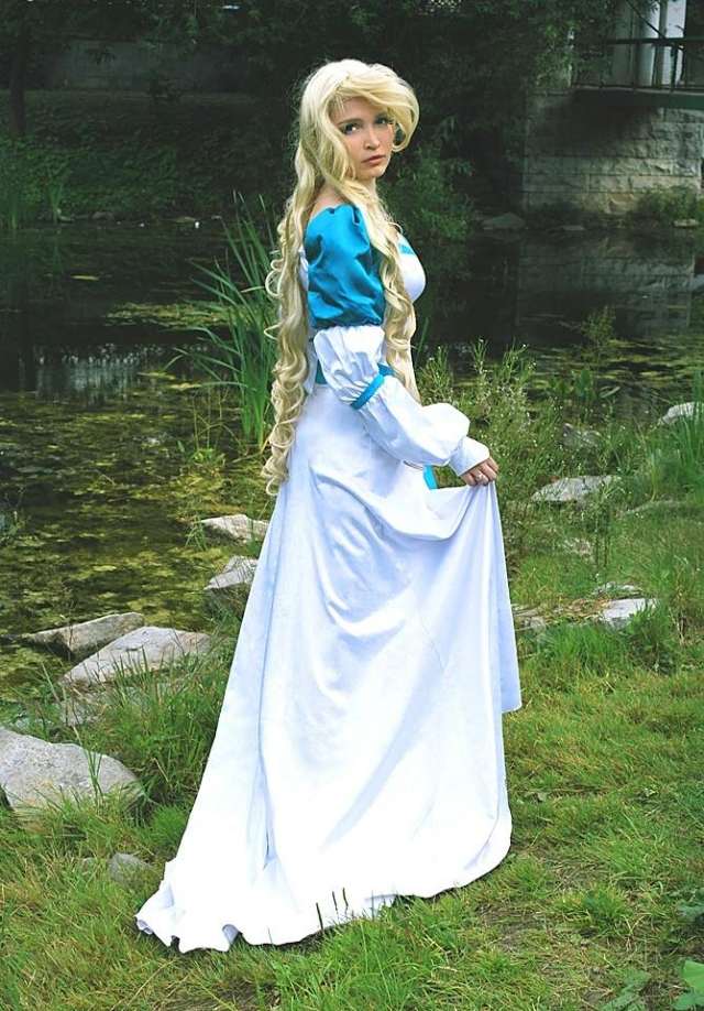 Disney-mode-inspiration-aurora-sovande-skönhet-kläder-peruk-halloween
