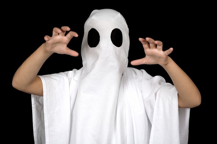 Gör-det-själv-Halloween-kostymer-spöke-barn-svarta-ögon-hål