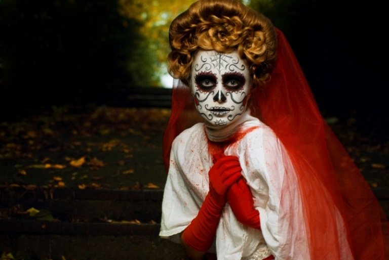 halloween kostymer ansiktsmålning skalle handskar röd slöja