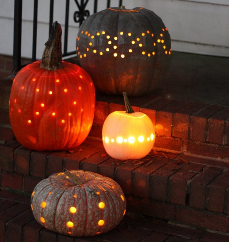 halloween-kantsten-carving-mallar-hål-lyktor-trappor-utomhus
