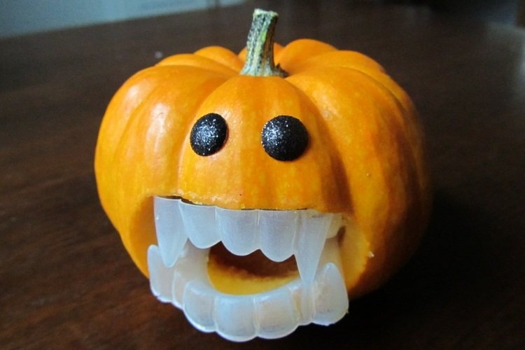 halloween-kantsten-carving-mallar-vampyr-tänder-cool-lätt