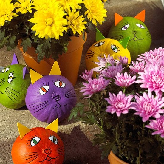 Halloween pumpor målar färgglada katter trädgård