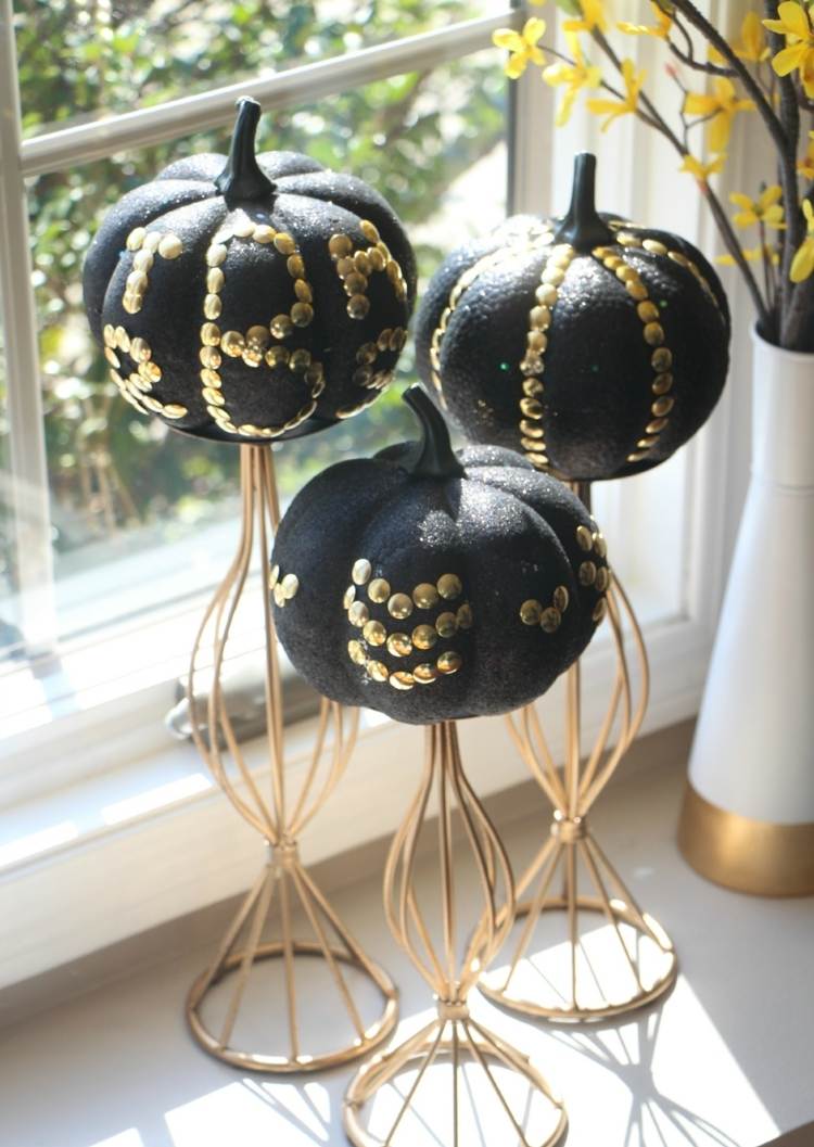 halloween pumpor svart färg nitar dekoration idé guld