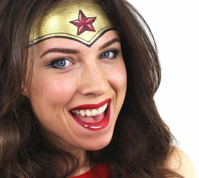 Wonder Woman för Halloween-smink rolig sminkidé för kvinnor