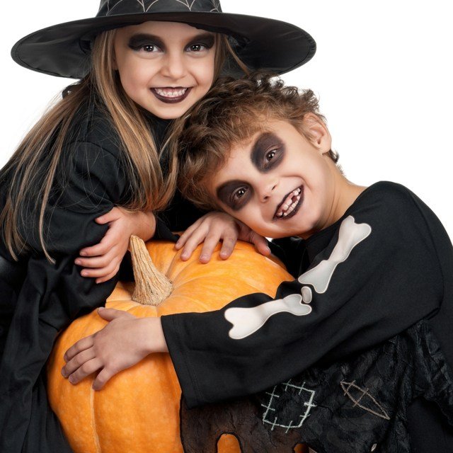 Halloween-för-barn-smink-och-kostymer
