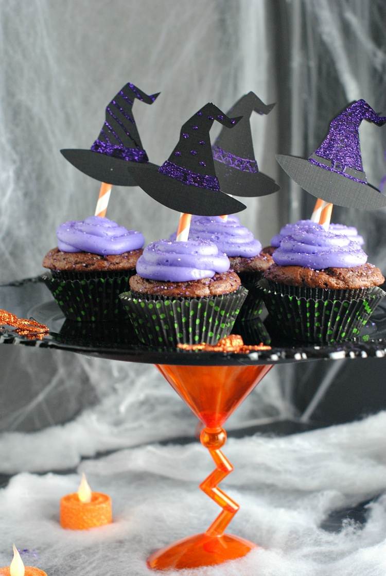 halloween muffins dekoration idéer häxa hatt topper göra själv