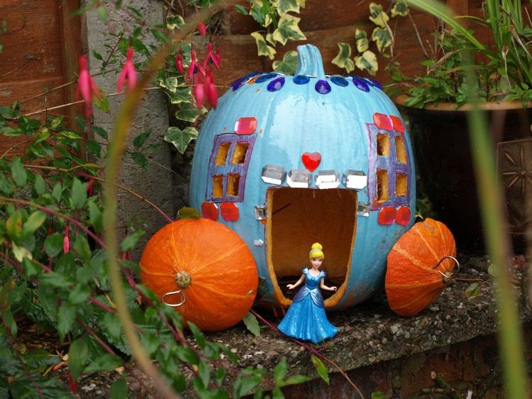 Halloween festdekorationer-pumpa-vagn-strass-dekorerade