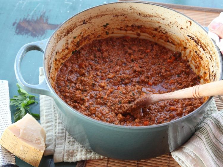 halloween-fest-recept-spagetti-sås-bolognese-förbereda-matlagning