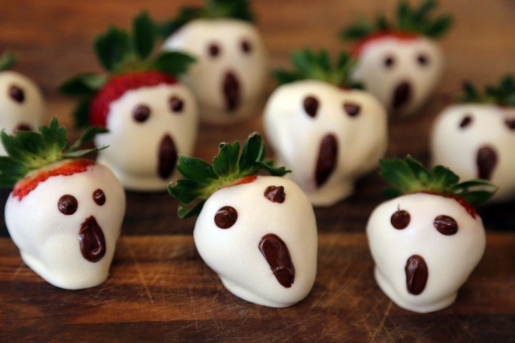 halloween-recept-fingermat-söt-fest-mellanmål-jordgubbar