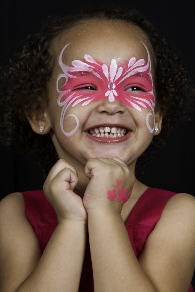 halloween-smink-idéer-barn-tjej-mask-målning