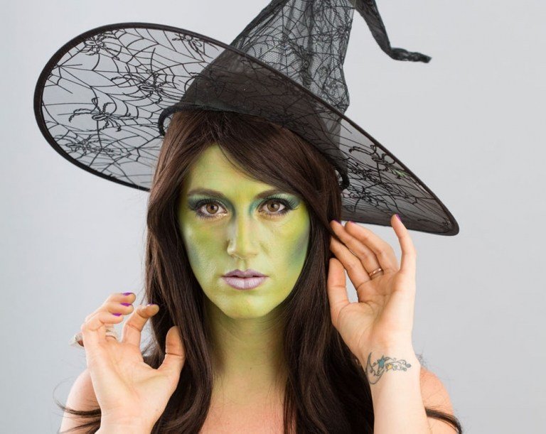 Halloween smink kvinna smink idéer lätt häxgrön ansiktsfärg