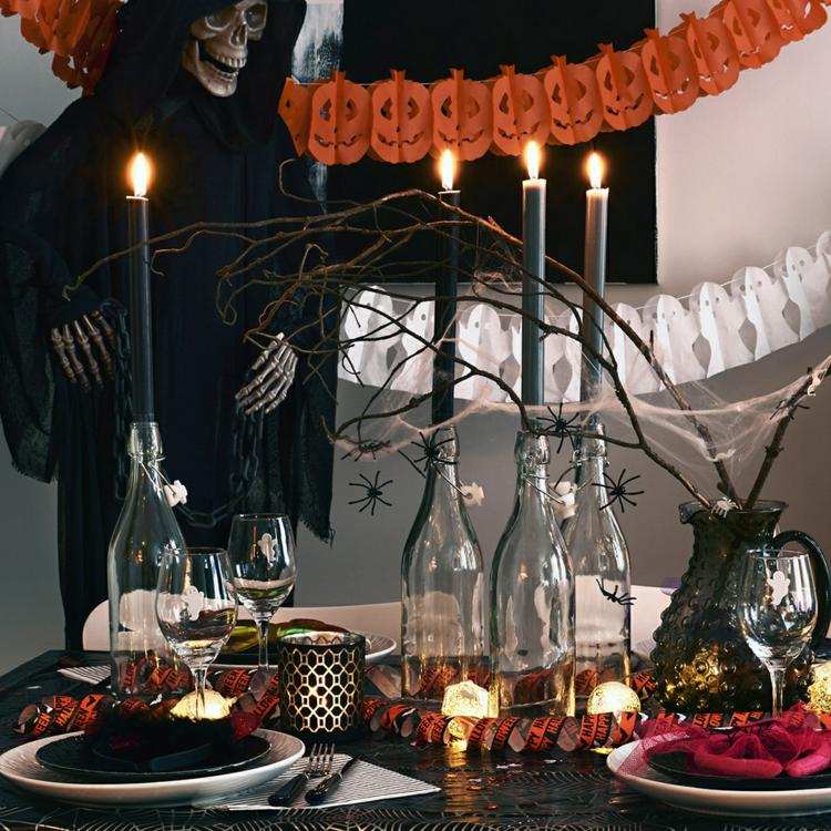 eleganta halloween bordsdekorationer i svart och rött