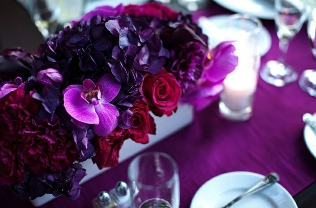 lila nyanser bordsdekoration romantik bröllop halloween