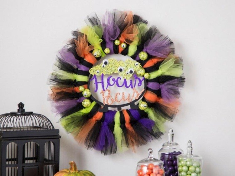 Gör hocus-pocus Halloween-dekorationer med barnen