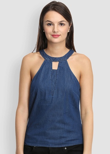 Tyylikäs riimu toppi denimissä