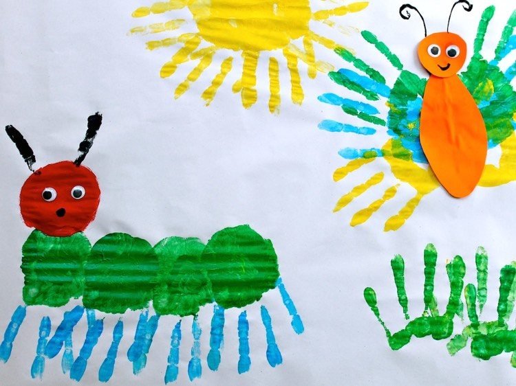 handavtryck-bilder-barn-larv-fjäril-vår