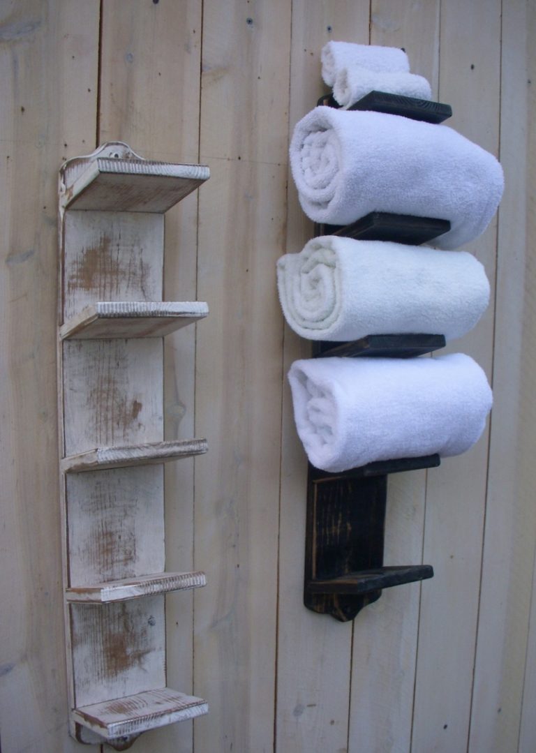 handdukshållare trähylla idé rullhanddukar shabby stil