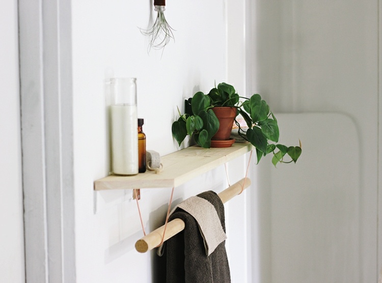 handdukshållare-badrum-trä-stav-hängande-lantlig krukväxt