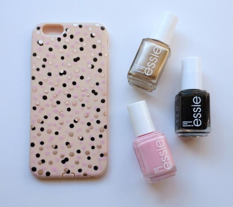 Designa ditt eget mobiltelefonfodral nagellack-rosa-svart-guld