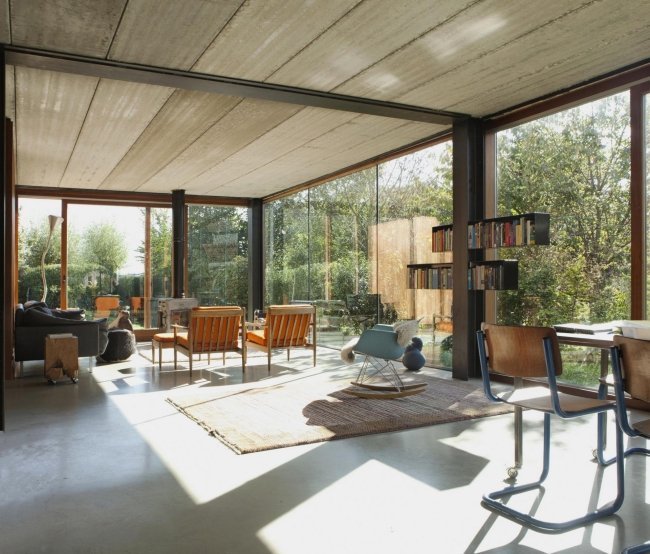Vardagsrum öppet loft stil glasväggar-retro möbler design Gepo hus
