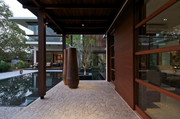 Innergård pool design modern arkitektur