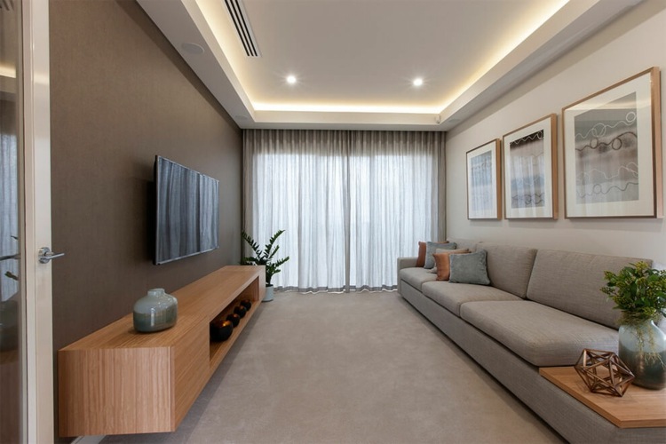 hus-inredning-tv-rum-grå-design-soffa-lowboard