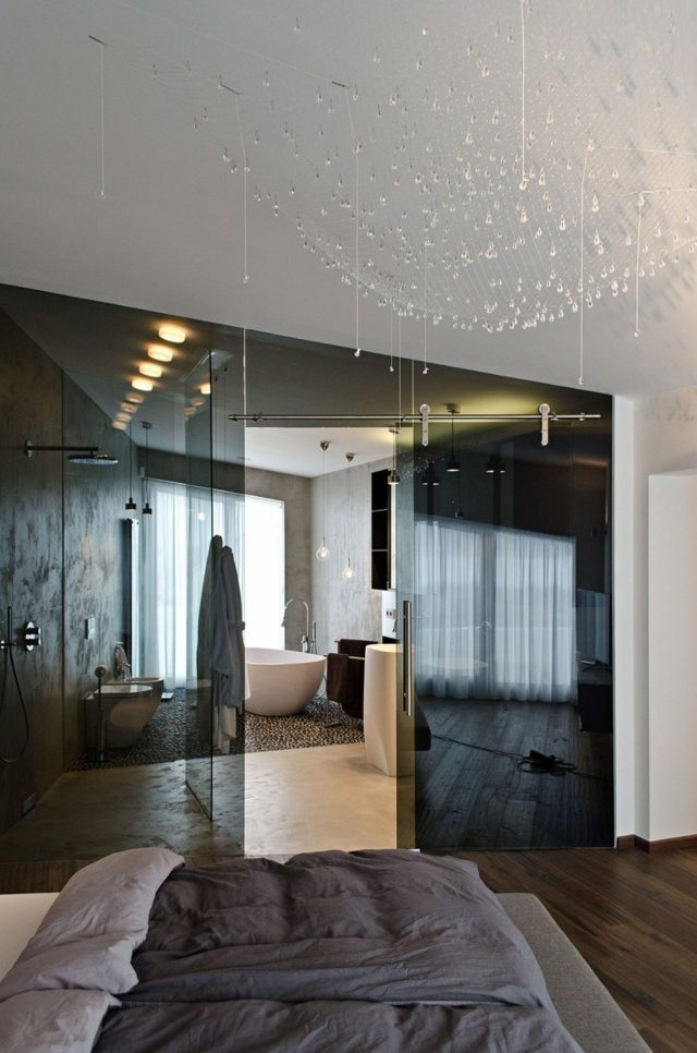 Glasväggsdörr badkar keramiskt fristående trägolv