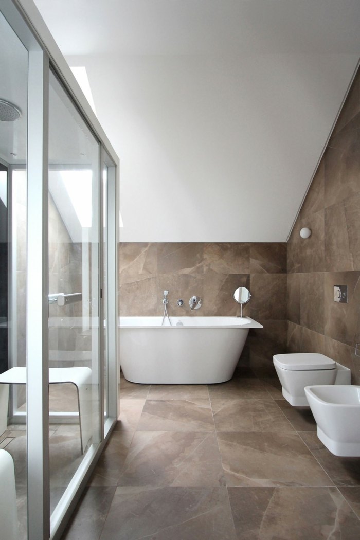 badrumsmöbler badkar toalett dusch kakel brun sten