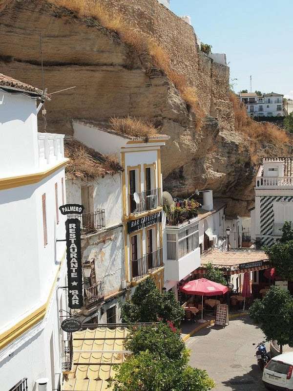 Dug hus i rock-Setenil de las Bodegas Spanien