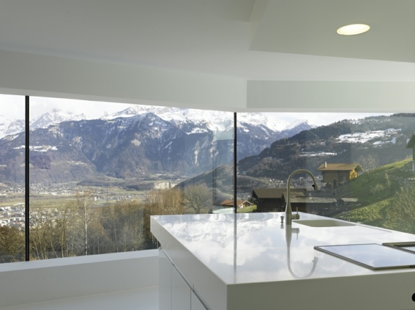 vacker utsikt bergen Schweiz