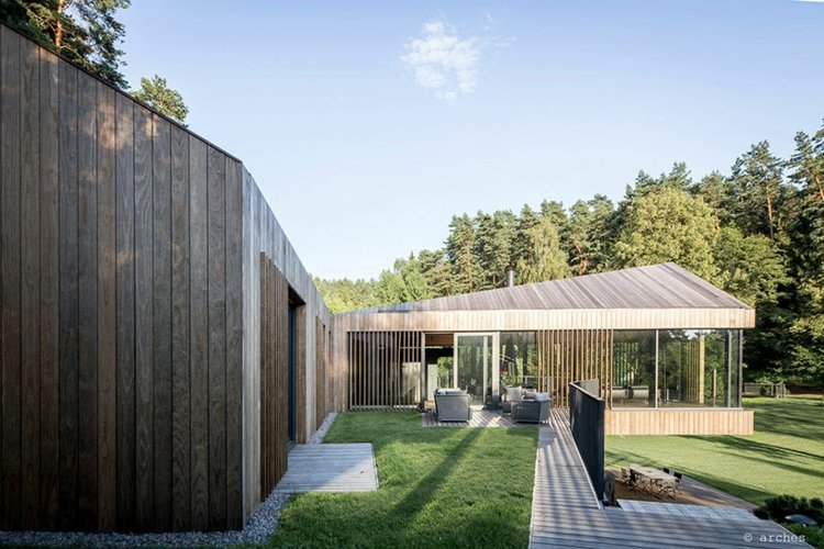 hus på en sluttning trädgård-design-trädgård-stig-stora-fönster